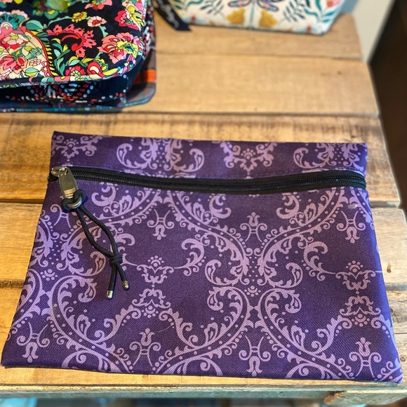 🌸Vera Bradley (3) and more Makeup Bags - Set of 5🌸 - Picture 6 of 8